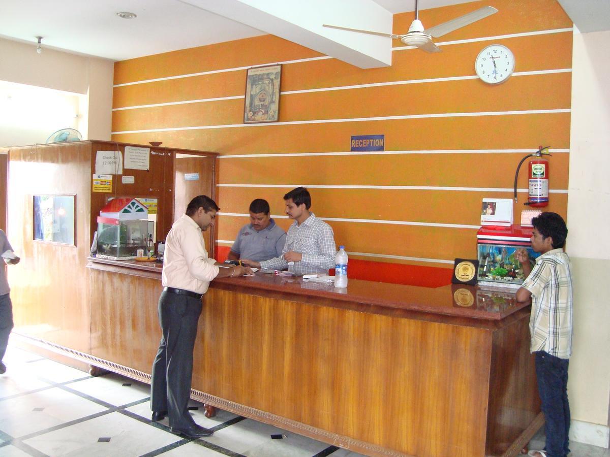 Hotel Ridhi N Sidhi Bettiah エクステリア 写真